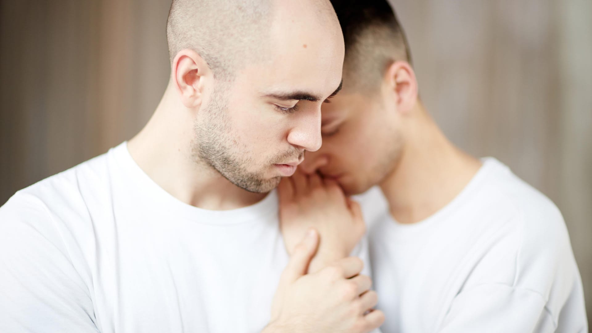Homosexuelles Paar: Therapien sollen erotische Präferenzen ändern Homosexuelles Paar: Therapien sollen erotische Präferenzen ändern