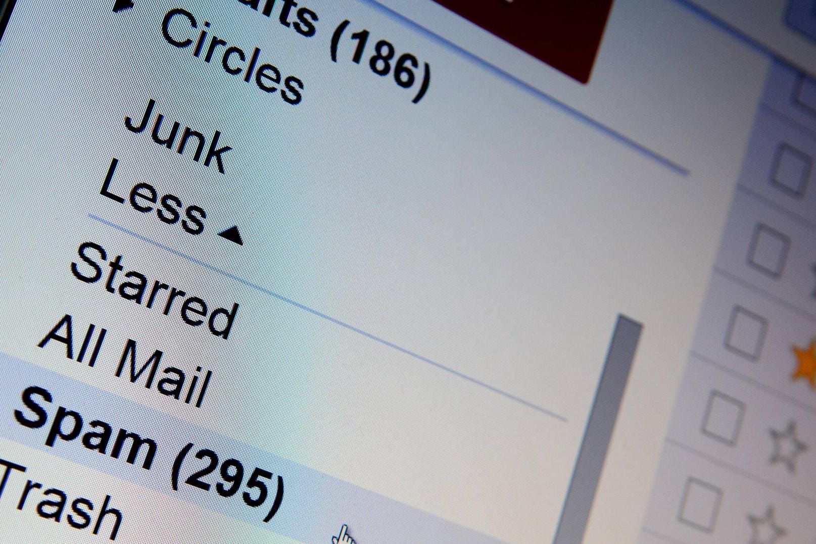 Eine Mail-Postfach mit Spam (Symbolbild): Milliarden Spam-Mails landen regelmäßig in Postfächern weltweit. Eine Mail-Postfach mit Spam (Symbolbild): Milliarden Spam-Mails landen regelmäßig in Postfächern weltweit.