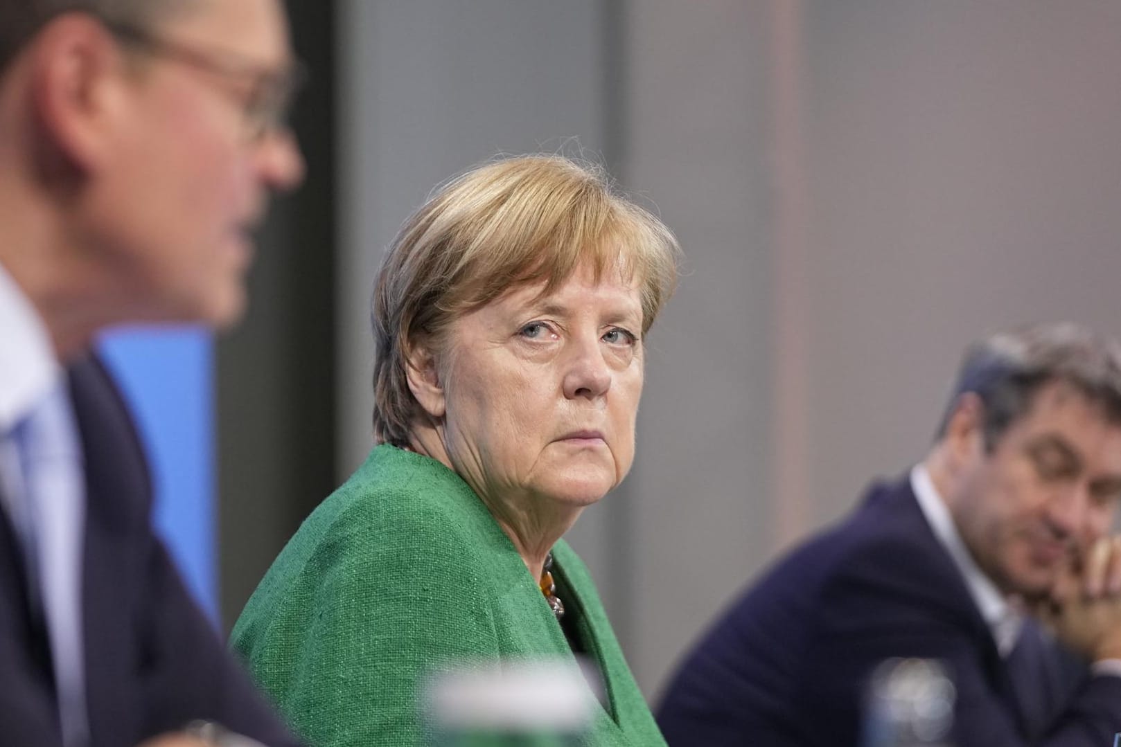 Müller, Merkel und Söder nach der letzten Bund-Länder-Runde: Derzeit scheint fraglich, ob das Treffen am Montag überhaupt stattfindet (Archivbild). Müller, Merkel und Söder nach der letzten Bund-Länder-Runde: Derzeit scheint fraglich, ob das Treffen am Montag überhaupt stattfindet (Archivbild).