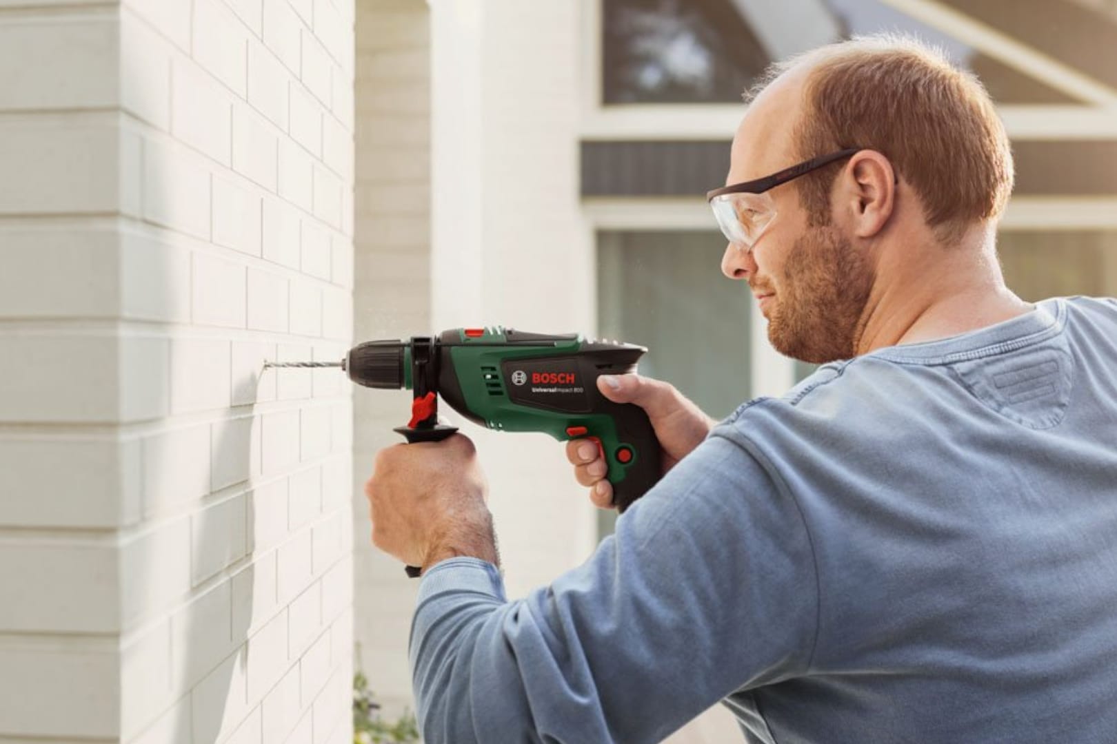 Eine kraftvolle Bohrmaschine von Bosch: In der Black Friday Woche ist das Modell Universal Impact 800 stark reduziert.
