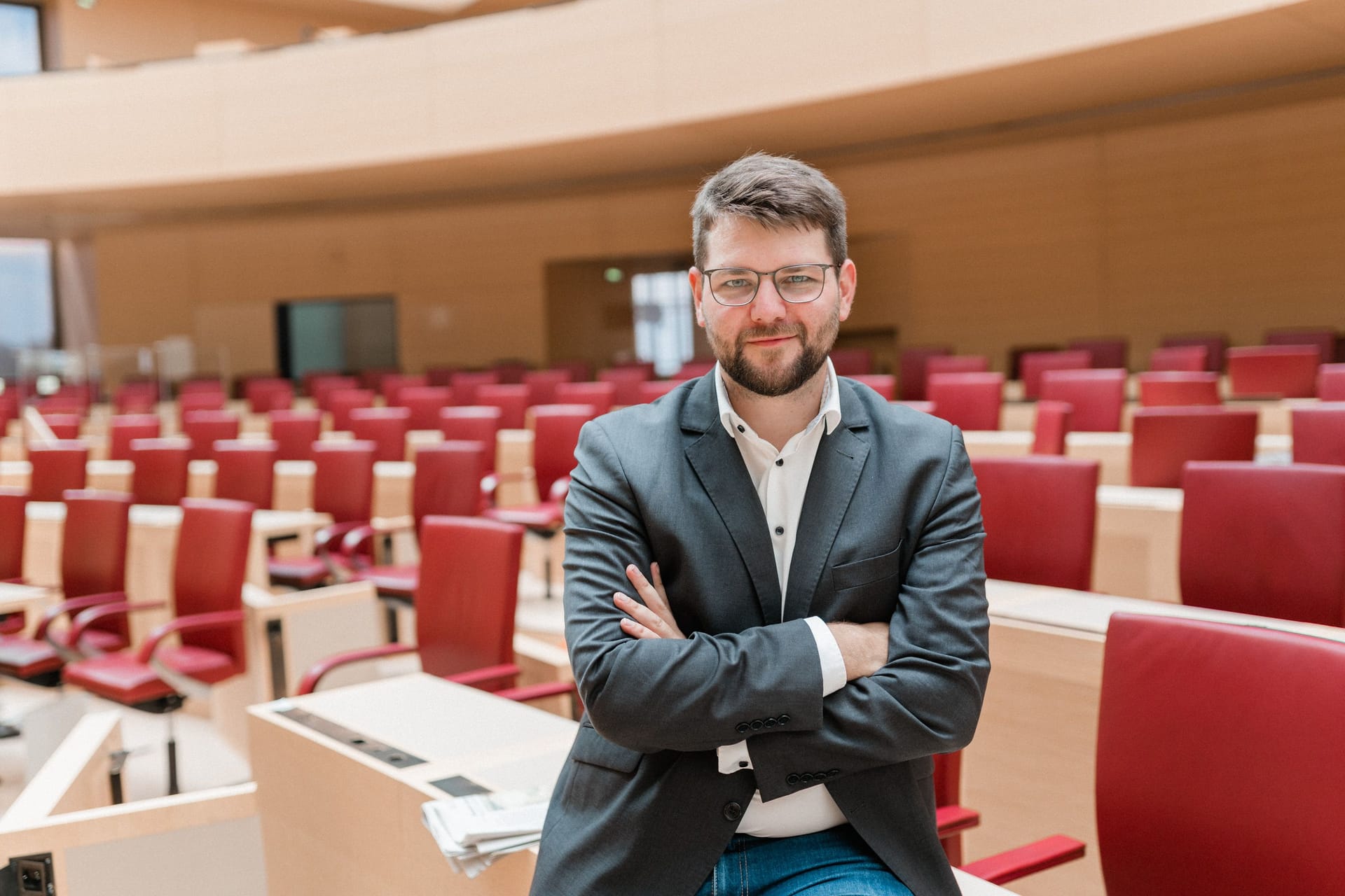 Grünen-Politiker Johannes Becher im Bayerischen Landtag (Archivbild): Er berichtet von massiven Anfeindungen gegen bayerische Kommunalpolitiker. Grünen-Politiker Johannes Becher im Bayerischen Landtag (Archivbild): Er berichtet von massiven Anfeindungen gegen bayerische Kommunalpolitiker.