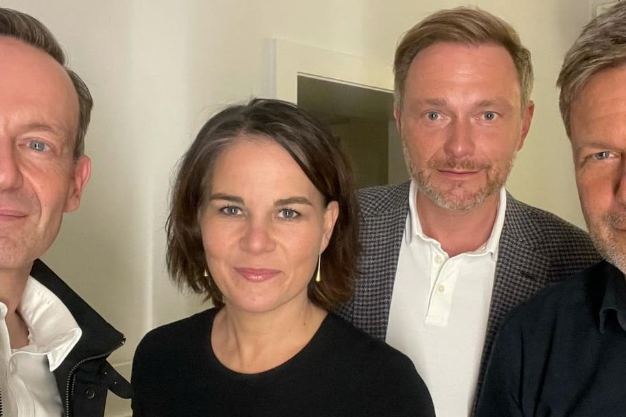 Volker Wissing, Annalena Baerbock, Christian Lindner und Robert Habeck während der Sondierungsgespräche: Das Vertrauen bröckelt. Volker Wissing, Annalena Baerbock, Christian Lindner und Robert Habeck während der Sondierungsgespräche: Das Vertrauen bröckelt.