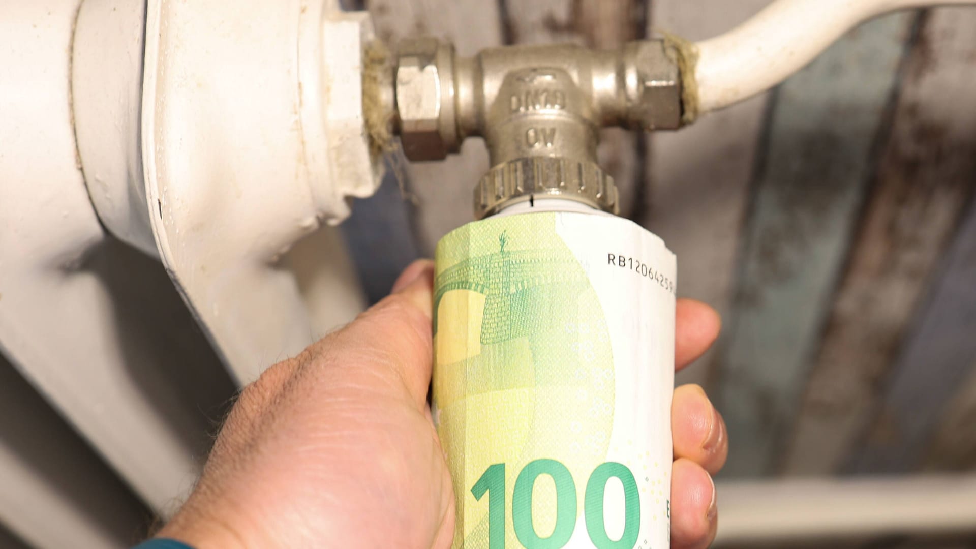 Heizungsthermostat: Die Preise einiger Energieträgern sind um über 50 Prozent gestiegen. Heizungsthermostat: Die Preise einiger Energieträgern sind um über 50 Prozent gestiegen.