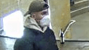 Ein Begleiter des Täters: Auch ihn sucht die Berliner Polizei.