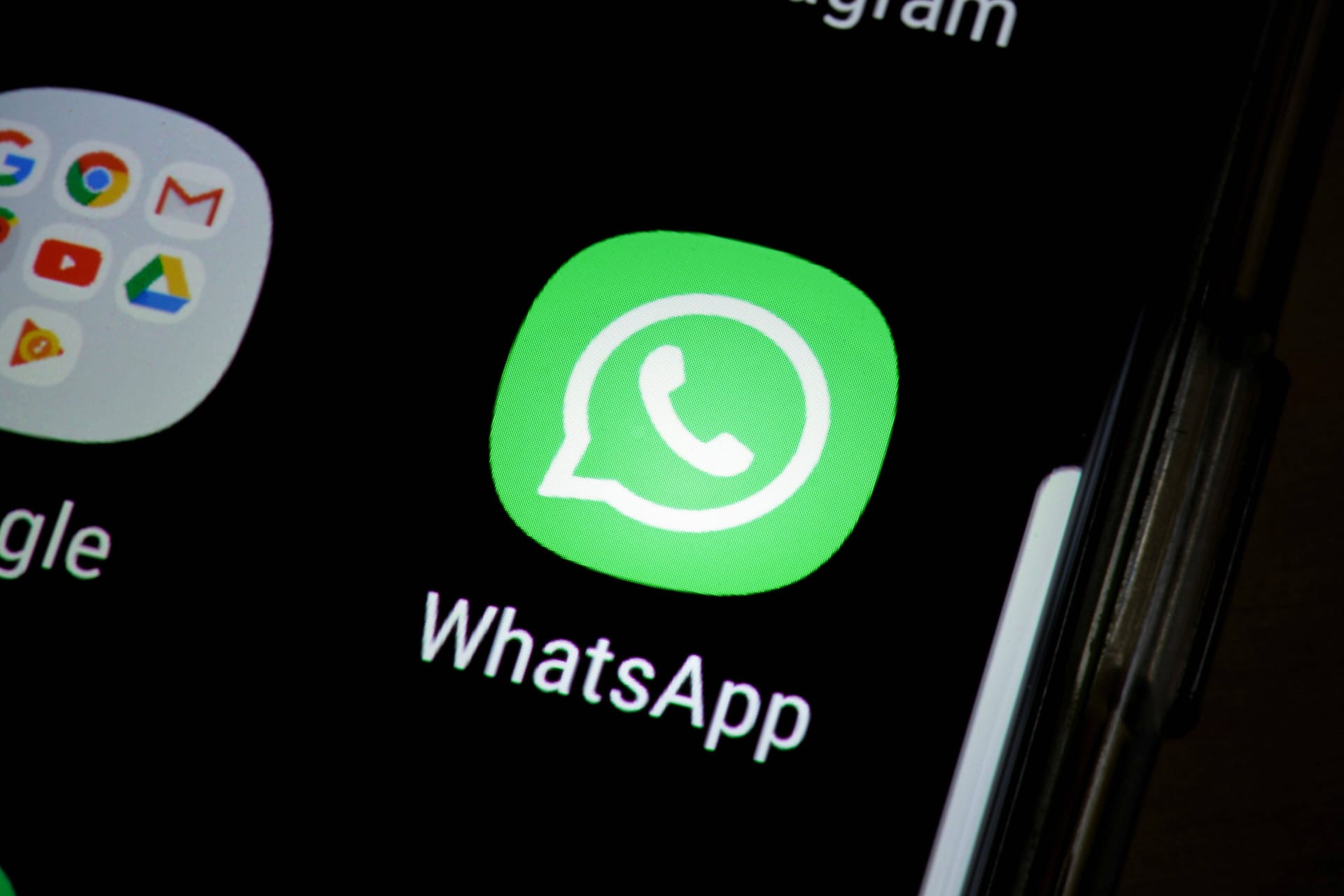 Mehr Möglichkeiten: Whatsapp will seine User auf einem neuen Weg vernetzen. Mehr Möglichkeiten: Whatsapp will seine User auf einem neuen Weg vernetzen.