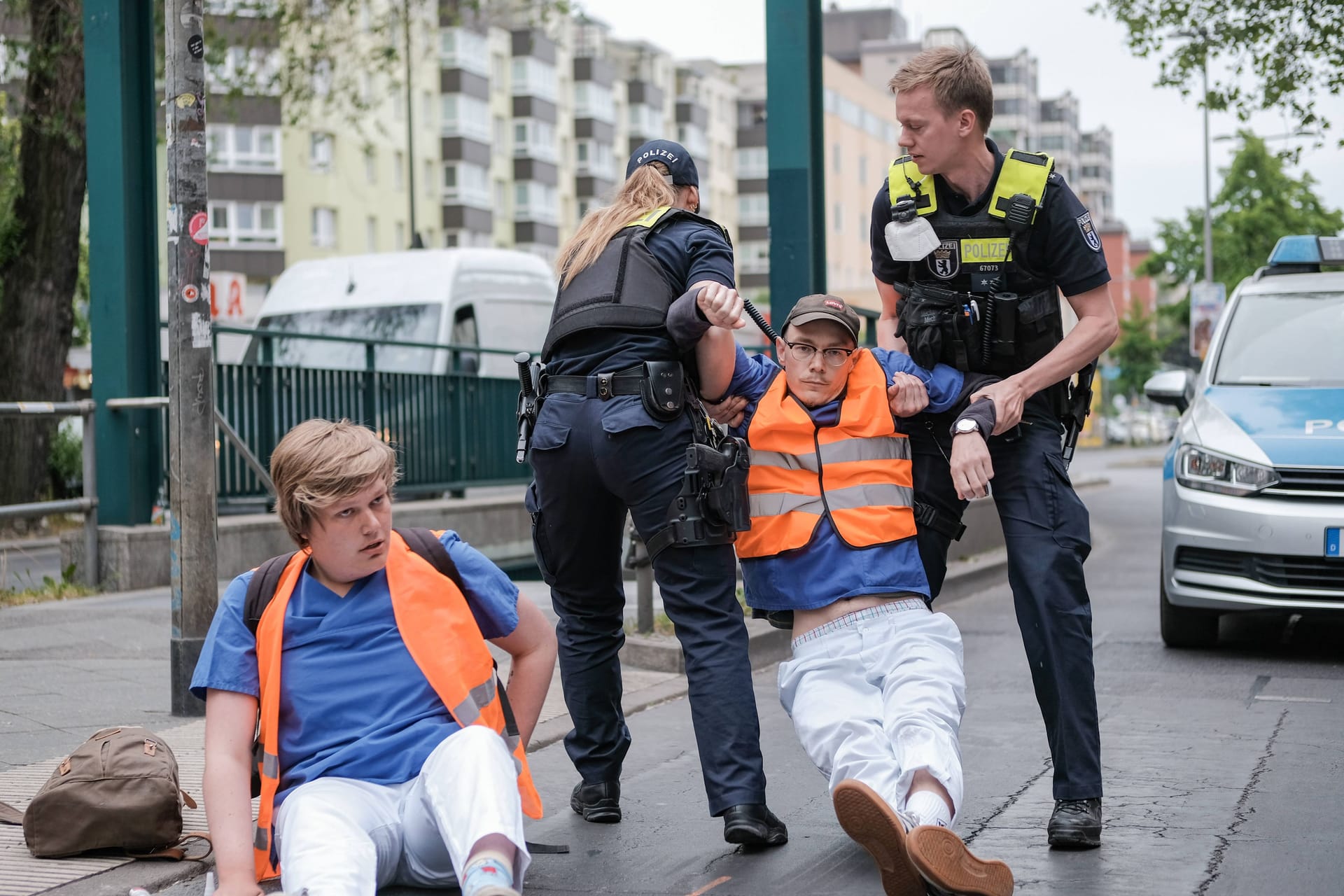 Aktivisten in Berlin (Archivbild): Die Polizei wird vehement gegen die "Letzte Generation" vorgehen.