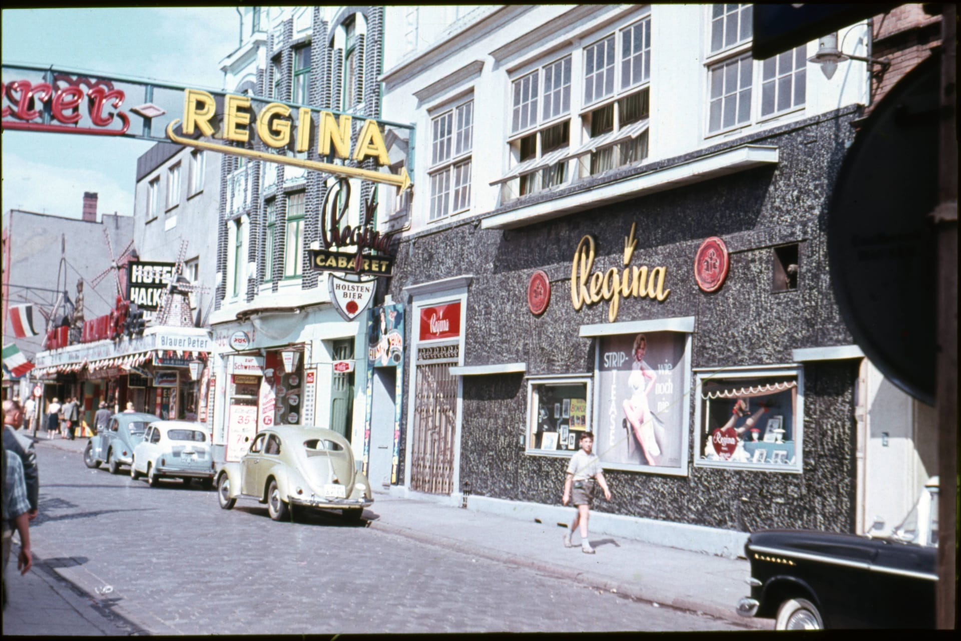 Machte 1999 dicht: der Club Regina auf der Reeperbahn. Machte 1999 dicht: der Club Regina auf der Reeperbahn.