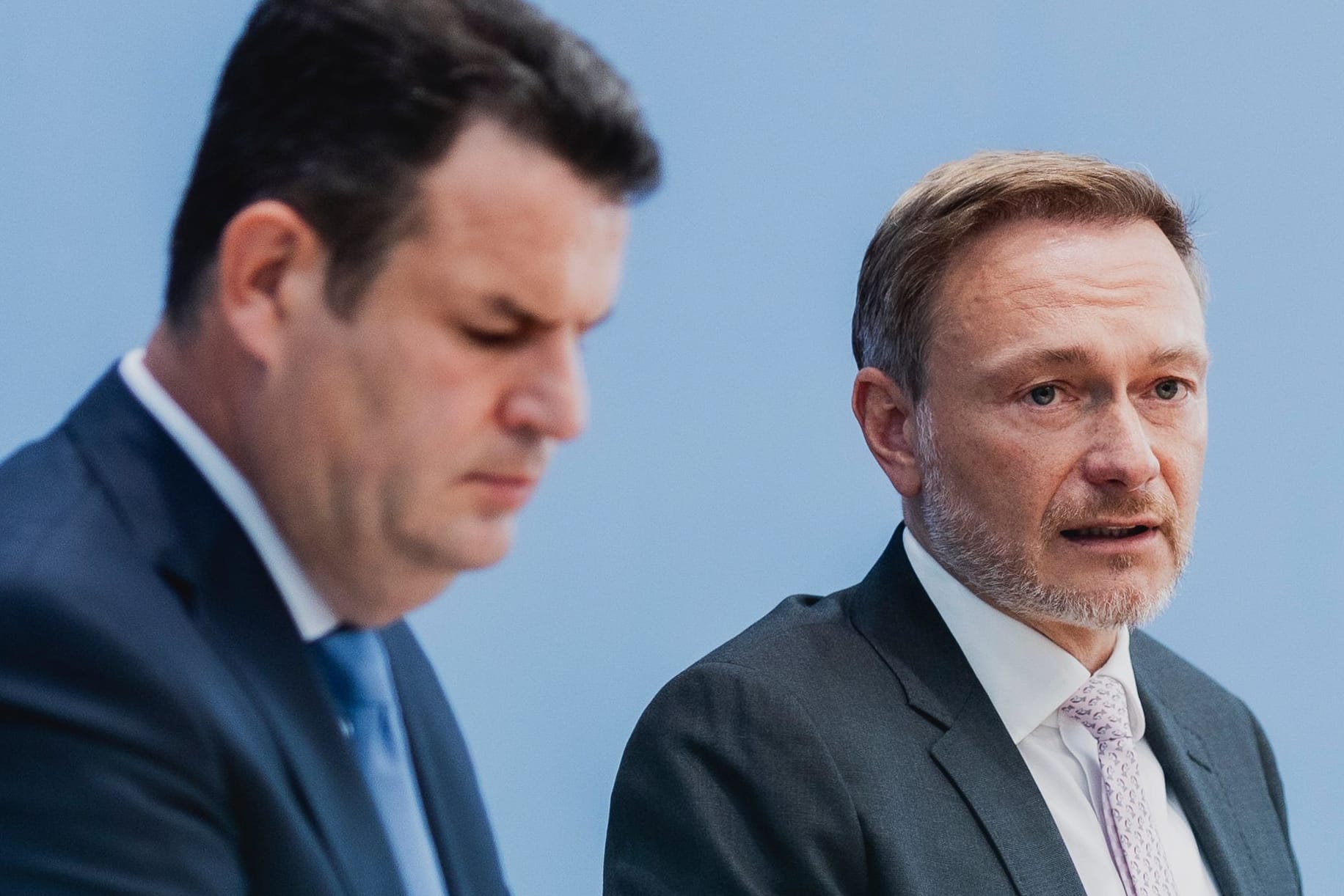 SPD-Arbeitsminister Hubertus Heil (l.) und Finanzminister Christian Lindner (FDP). SPD-Arbeitsminister Hubertus Heil (l.) und Finanzminister Christian Lindner (FDP).