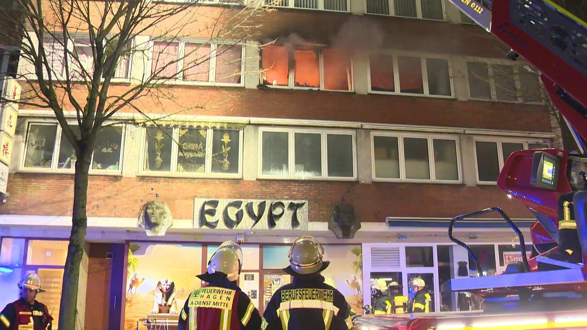 Eine Wohnung in der Hagener Innenstadt stand in der Nacht zu Heiligabend in Flammen. Eine Wohnung in der Hagener Innenstadt stand in der Nacht zu Heiligabend in Flammen.