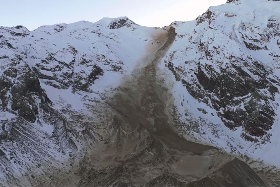 Das Bergmassiv Monte Rosa: Sein Hauptgipfel, die Dufourspitze, ist mit 4.634 Metern der höchste Punkt der Schweiz.