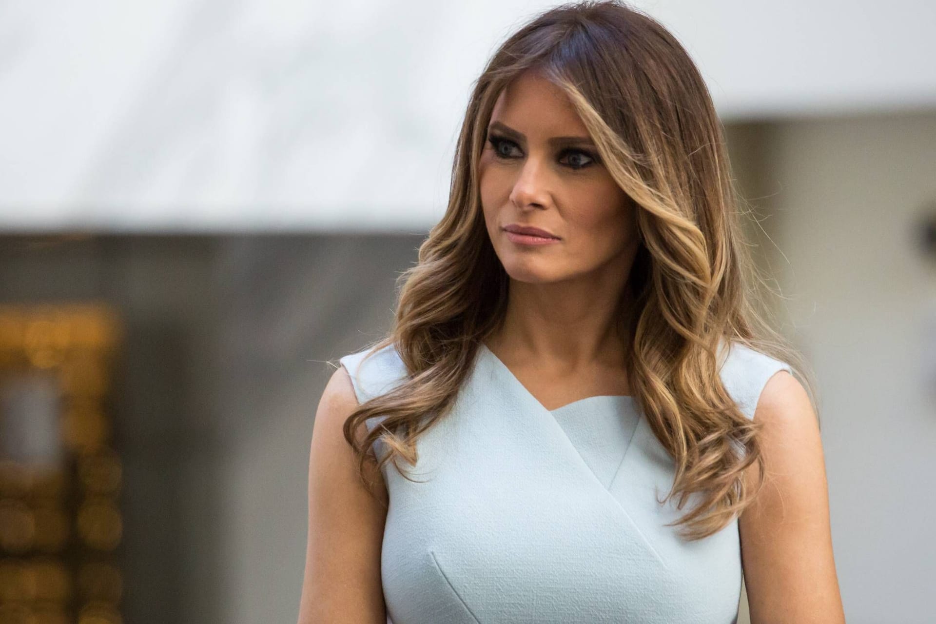 Melania Trump: Die künftige First Lady wird bei der Amtseinführung offenbar einen Hosenanzug von Dolce & Gabbana tragen. Melania Trump: Die künftige First Lady wird bei der Amtseinführung offenbar einen Hosenanzug von Dolce & Gabbana tragen.