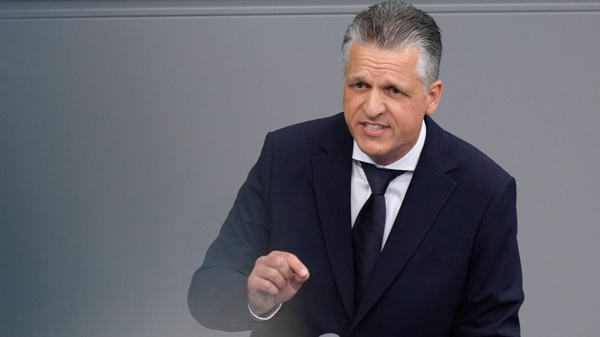 Thorsten Frei (CDU) bei einer Rede im Bundestag (Archivbild): Der Unionspolitiker fordert mehr Abschiebungen statt weiterer Aufnahmen. Thorsten Frei (CDU) bei einer Rede im Bundestag (Archivbild): Der Unionspolitiker fordert mehr Abschiebungen statt weiterer Aufnahmen.