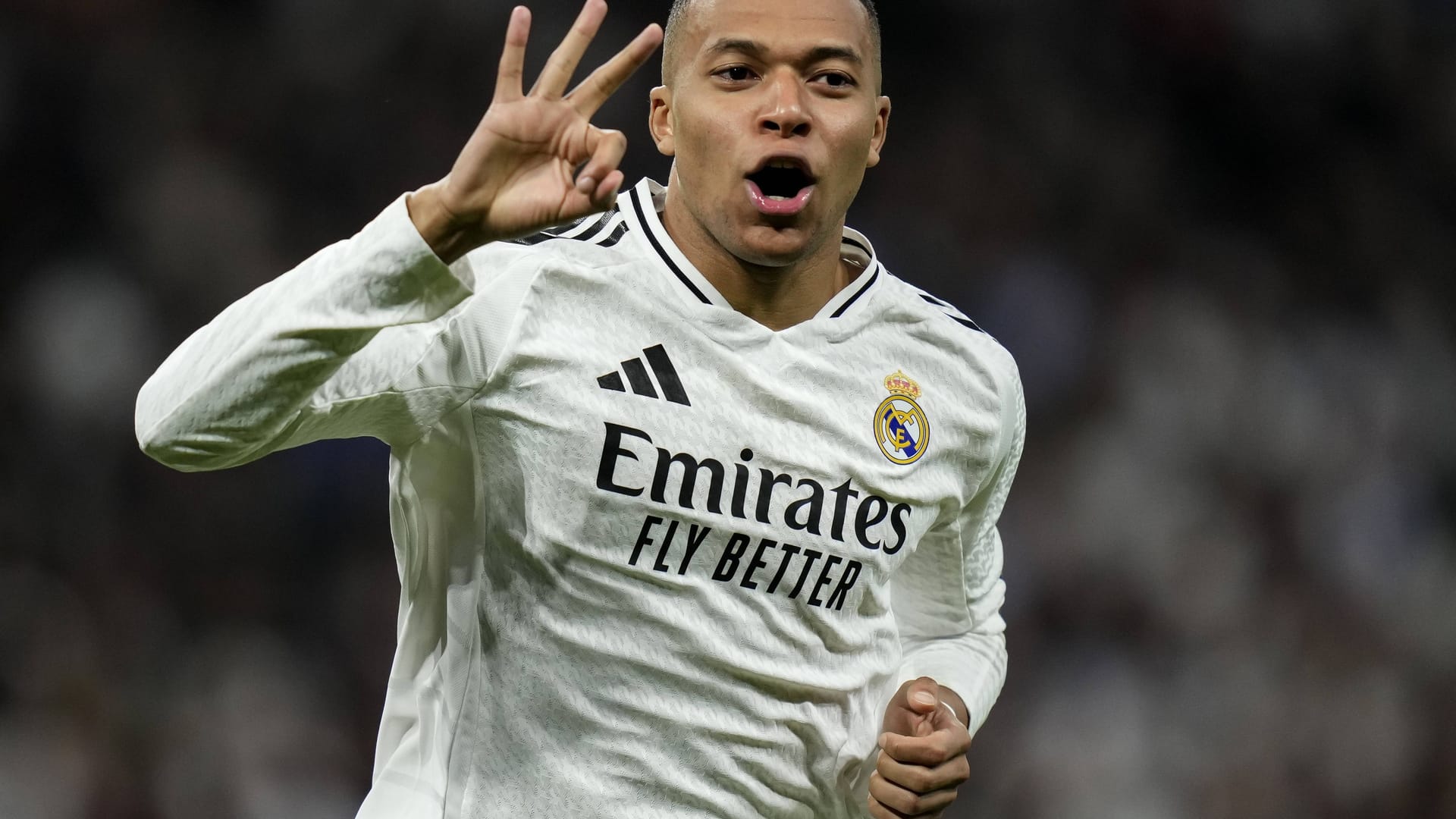 Überragend gegen Manchester City: Kylian Mbappé (li.) jubelt. Überragend gegen Manchester City: Kylian Mbappé (li.) jubelt.