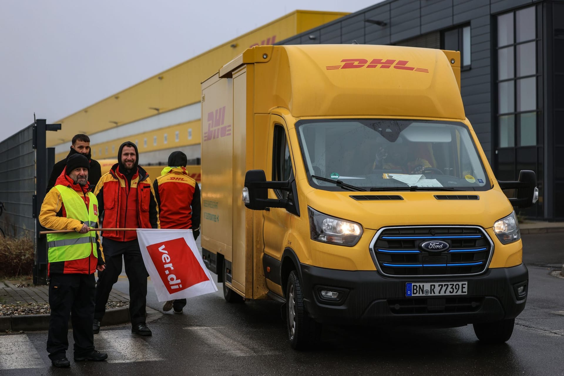 Verdi bestreikt Paketzentrum der Post Verdi bestreikt Paketzentrum der Post