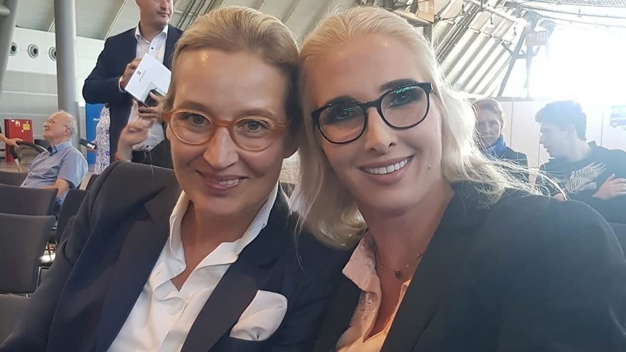 Enge Verbindung: Andrea Zürcher war für Alice Weidel (hier beide beim Landesparteitag 2022 in Stuttgart) tätig und berichtete im Netz vom guten Verhältnis.