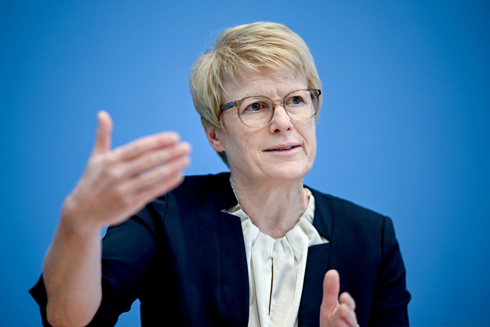 Veronika Grimm, Mitglied im Sachverständigenrat der Bundesregierung: "Die Witwenrente gehört auf den Prüfstand."