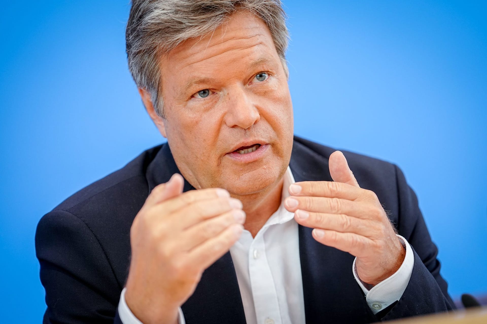 Robert Habeck: Der geschäftsführende Bundesminister für Wirtschaft und Klimaschutz gibt seine letzte Regierungspressekonferenz.