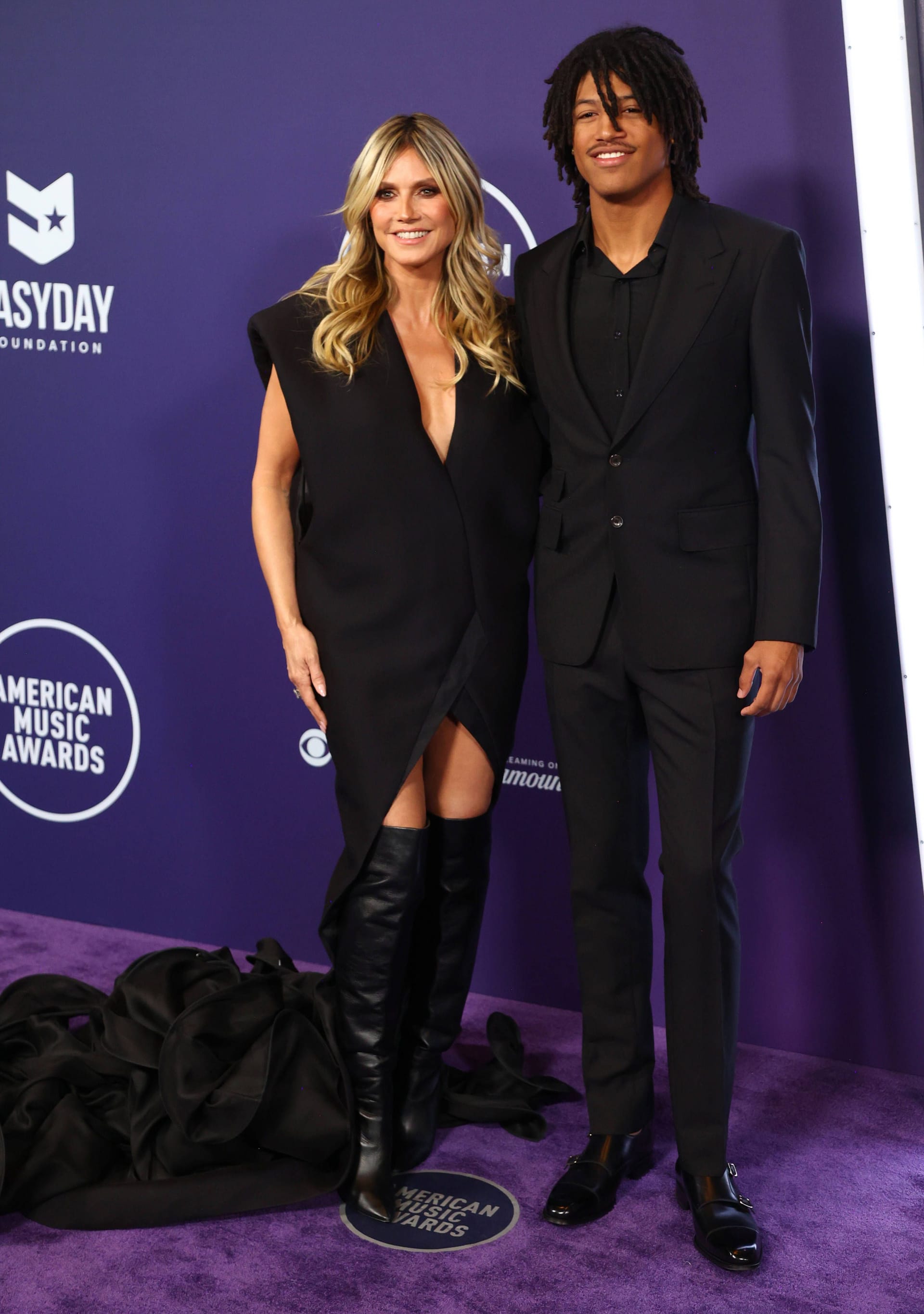 Heidi Klum und Henry Samuel: Mutter und Sohn kamen gemeinsam zur 51. Verleihung der American Music Awards.
