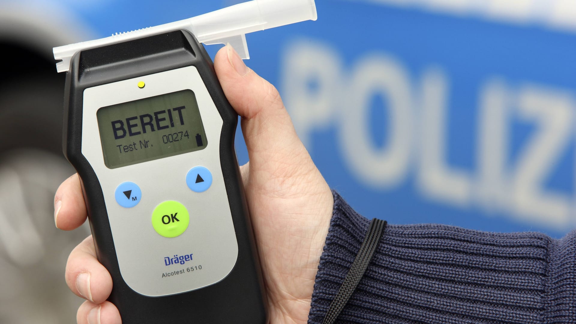 Alkoholtester (Symbolbild): Ein betrunkener Autofahrer geriet in eine Polizeikontrolle. Alkoholtester (Symbolbild): Ein betrunkener Autofahrer geriet in eine Polizeikontrolle.