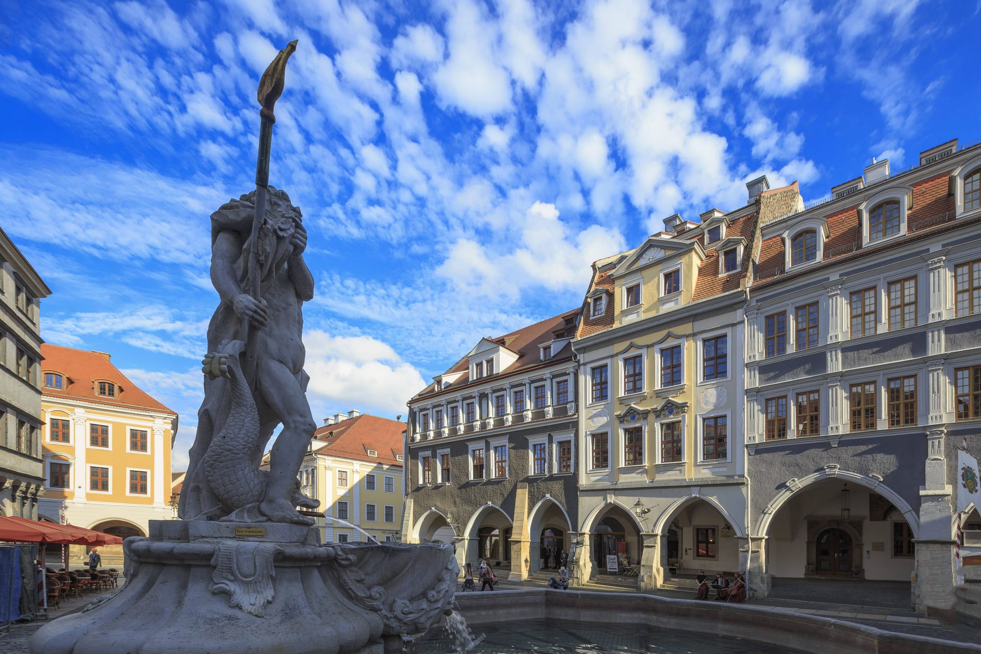Der Neptunbrunnen auf dem historischen Untermarkt in Görlitz: Heute wird die Stadt oft als das flächengrößte zusammenhängende Denkmalgebiet Deutschlands bezeichnet.