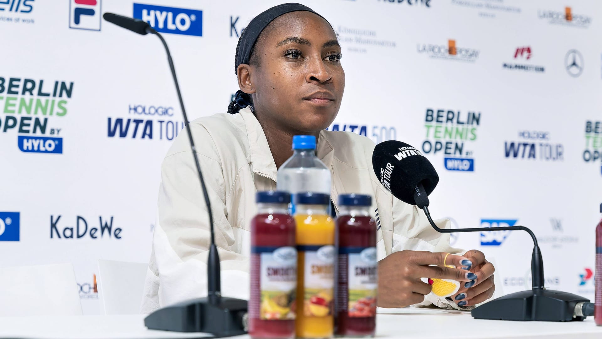 Gauff auf der Pressekonferenz bei den Berlin Tennis Open: Berichte von Drohungen und Rassismus.
