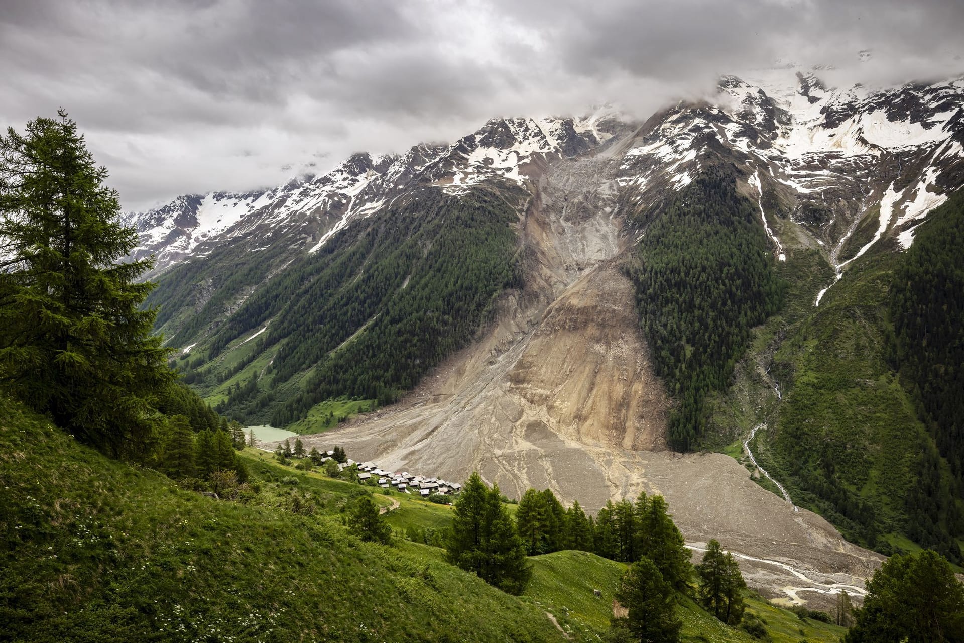 Nach Gletscherabbruch im Wallis